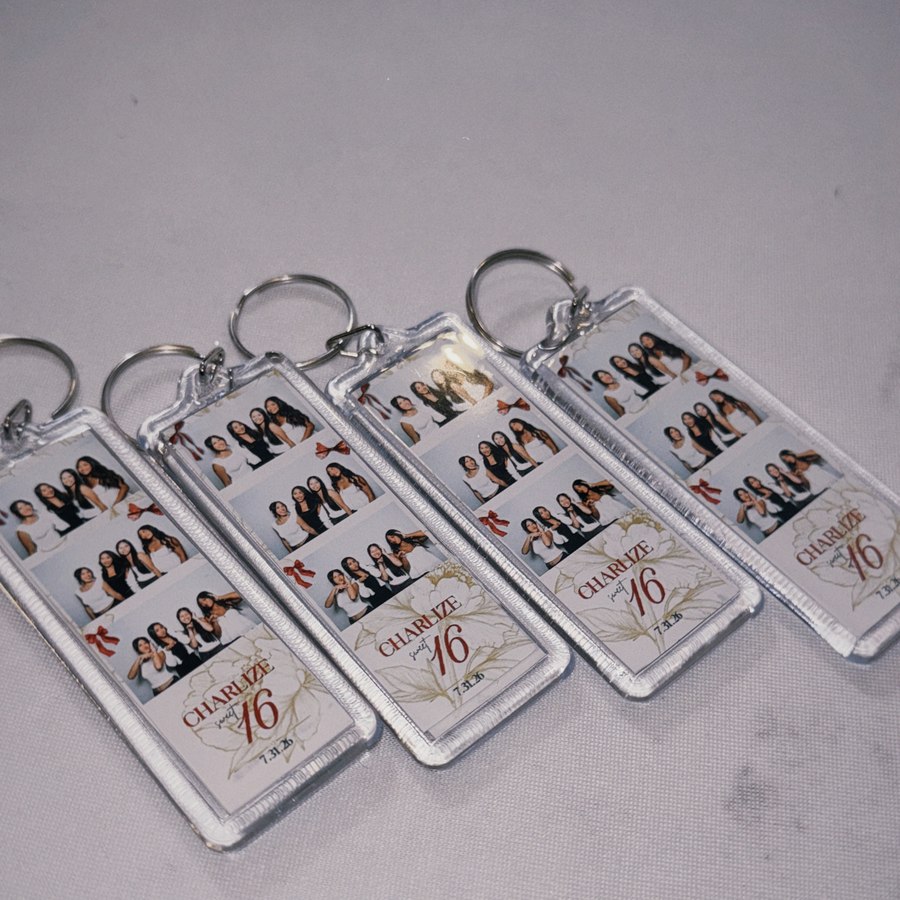 Photo strip keychains from a fotobooth event